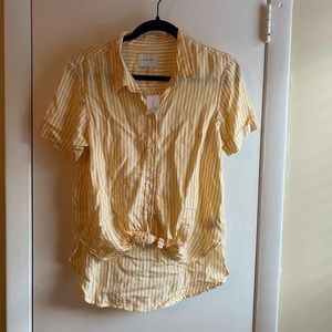 NWT American Eagle Women’s yellow striped button down size XS